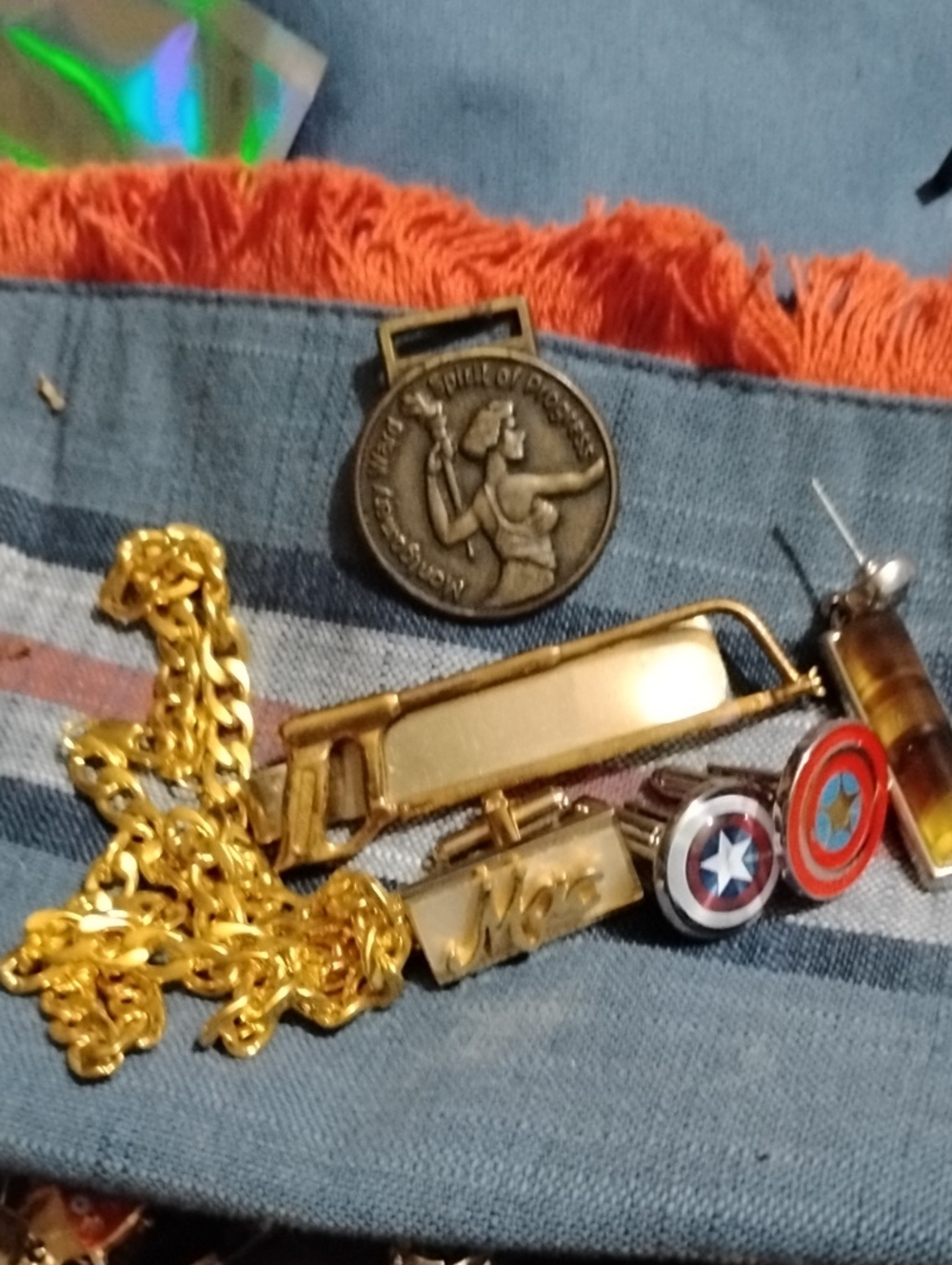 Gold Men’s Tie Clip and Chain Accessory Set